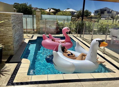 LUXURY VILLA W POOL & SPAS - Accommodation Adelaide 1
