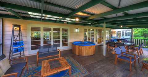 Maleny Homestead & Cottage - Accommodation Adelaide 3
