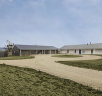Manna Tree Farm -modern home with majestic views in stunning countryside - Accommodation Adelaide