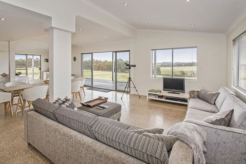 Margaret River Farmhouse - Accommodation Adelaide 3