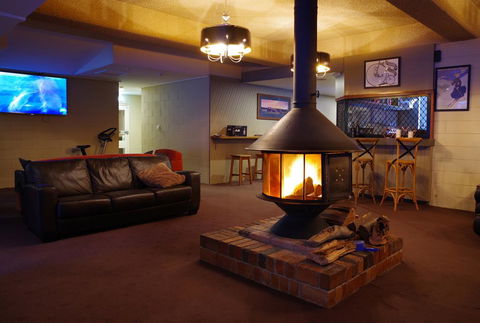 Matterhorn Lodge - Accommodation Adelaide 0
