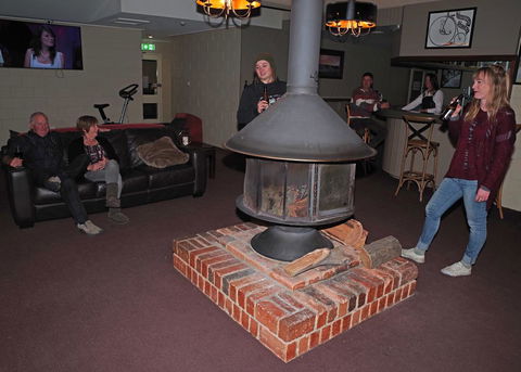 Matterhorn Lodge - Accommodation Adelaide 1