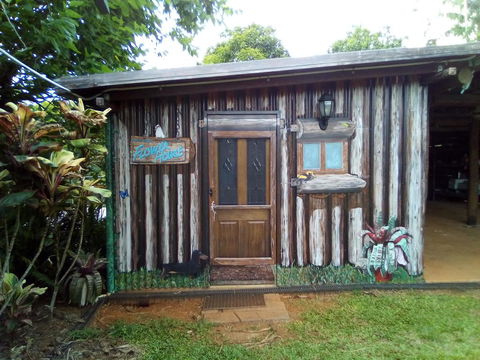 Mena Creek Flower House - Accommodation Adelaide 1