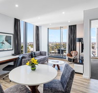 Meriton Suites Mascot Central - Accommodation Adelaide