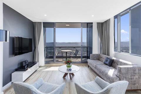 Meriton Suites Southport - Accommodation Adelaide 0