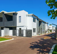 MERRIFIELD Foothill Suites - RELAXING LIFETYLE CHOICE - Accommodation Adelaide