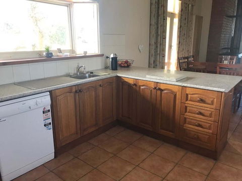 Merton Manor - Accommodation Adelaide 1