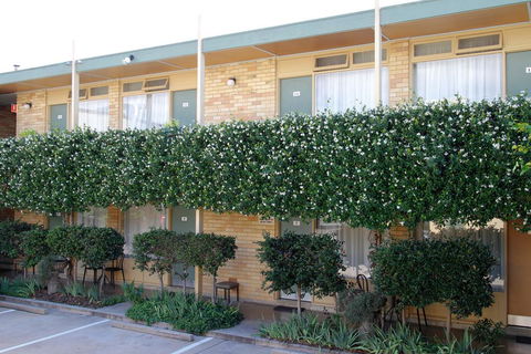 Mid City Motor Inn Queanbeyan - Accommodation Adelaide 1