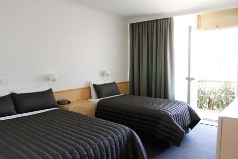 Mid City Motor Inn Queanbeyan - Accommodation Adelaide 3