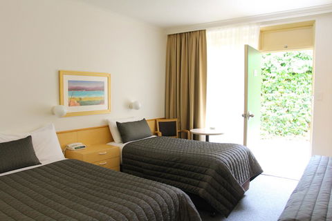 Mid City Motor Inn Queanbeyan - Accommodation Adelaide 0