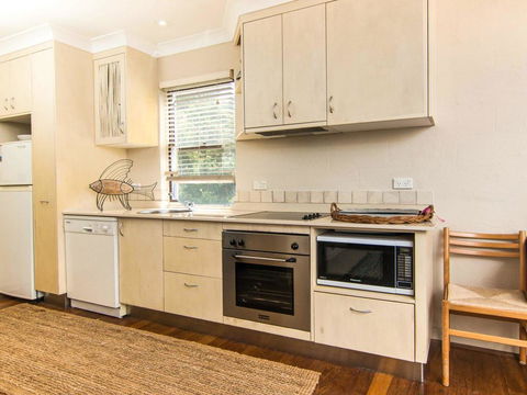 Middles - Villa Manyana 02 - Accommodation Adelaide 1