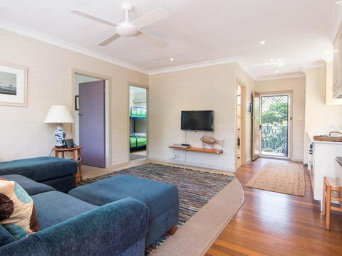 Middles - Villa Manyana 02 - Accommodation Adelaide 0