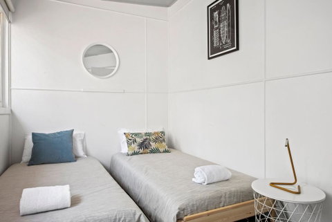 Mitchell Pde 31 Mollymook - Accommodation Adelaide 0