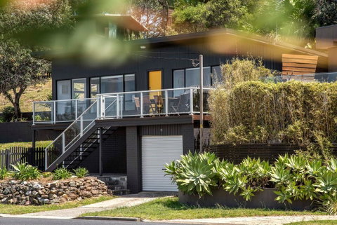 Mitchell Pde 31 Mollymook - Accommodation Adelaide 1
