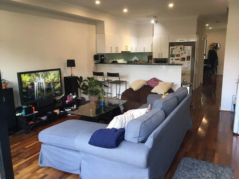Modern House Close To Sydneys Vibrant Newtown Area - Accommodation Adelaide 1