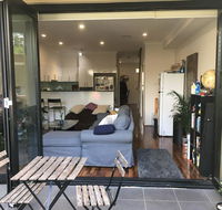 Modern house close to Sydneys vibrant Newtown area - Accommodation Adelaide