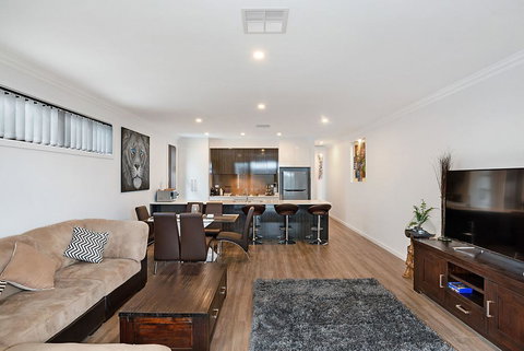 Modern Luxury At Christies Beach - Accommodation Adelaide 3