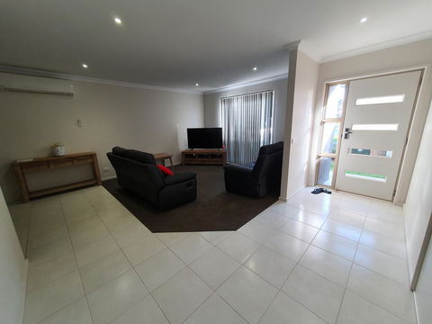 Motel24Seven And Apartments - Accommodation Adelaide 3