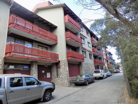 Mowamba E1 - Accommodation Adelaide 1