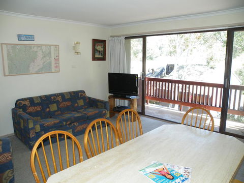 Mowamba E1 - Accommodation Adelaide 0