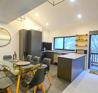 Mowamba F2 - Accommodation Adelaide