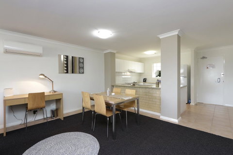 Hillarys Marina Apartment - Accommodation Adelaide 5