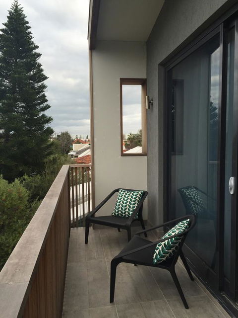 The Pool House - Fremantle - Accommodation Adelaide 8