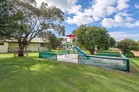 Surfside Ocean Beach Denmark Holiday Accommodation - Accommodation Adelaide 0
