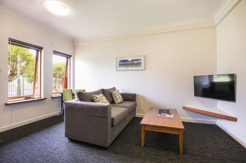 Nightcap At The Ship Inn - Accommodation Adelaide 1