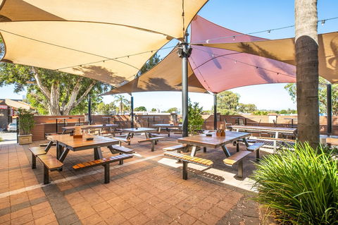 Nightcap At Wanneroo Tavern - Accommodation Adelaide 29