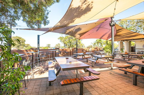 Nightcap At Wanneroo Tavern - Accommodation Adelaide 7