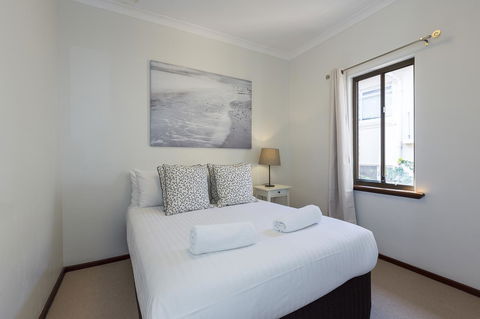 Cottesloe Sea Salt Abode - Executive Escapes - Accommodation Adelaide 9