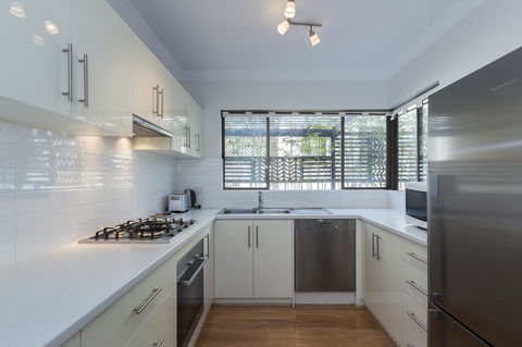 Cottesloe Sea Salt Abode - Executive Escapes - Accommodation Adelaide 13