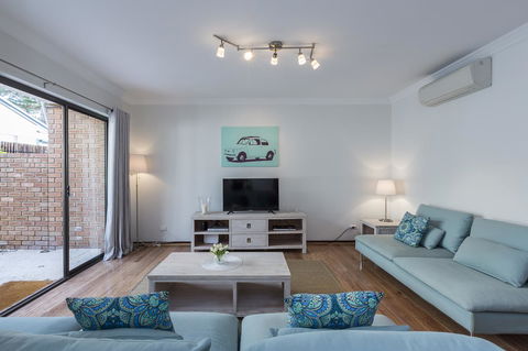 Cottesloe Sea Salt Abode - Executive Escapes - Accommodation Adelaide 3