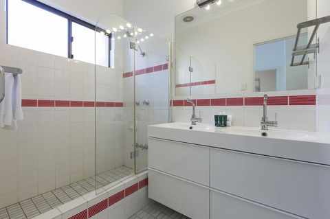 Cottesloe Sea Salt Abode - Executive Escapes - Accommodation Adelaide 11