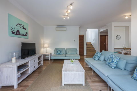 Cottesloe Sea Salt Abode - Executive Escapes - Accommodation Adelaide 2