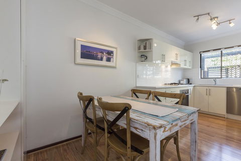 Cottesloe Sea Salt Abode - Executive Escapes - Accommodation Adelaide 6