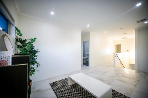 VIP Stays - Villa De Burswood Luxury 3BR Suite W/ King Bed FREE WIFI - Accommodation Adelaide 22