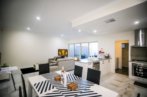 VIP Stays - Villa De Burswood Luxury 3BR Suite W/ King Bed FREE WIFI - Accommodation Adelaide 21