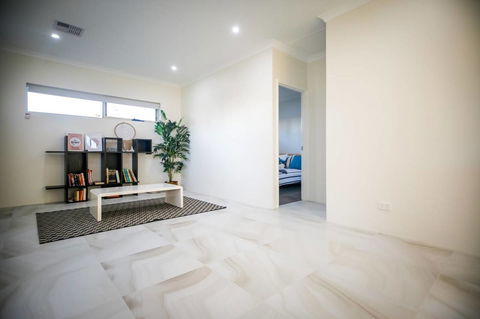 VIP Stays - Villa De Burswood Luxury 3BR Suite W/ King Bed FREE WIFI - Accommodation Adelaide 13