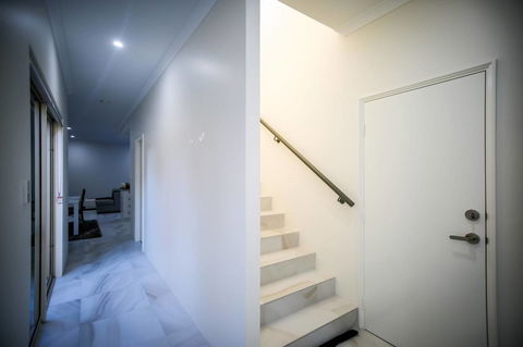 VIP Stays - Villa De Burswood Luxury 3BR Suite W/ King Bed FREE WIFI - Accommodation Adelaide 25