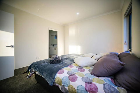 VIP Stays - Villa De Burswood Luxury 3BR Suite W/ King Bed FREE WIFI - Accommodation Adelaide 15