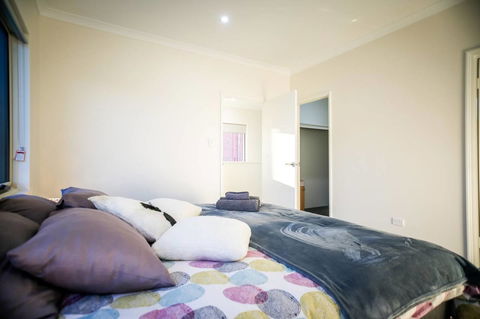 VIP Stays - Villa De Burswood Luxury 3BR Suite W/ King Bed FREE WIFI - Accommodation Adelaide 11