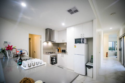 VIP Stays - Villa De Burswood Luxury 3BR Suite W/ King Bed FREE WIFI - Accommodation Adelaide 18