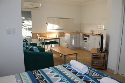 Mandurah Ocean Marina Chalets - Accommodation Adelaide 1