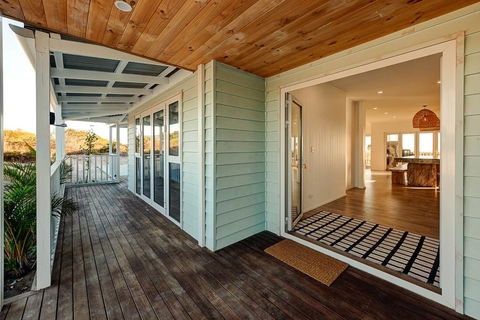 Blue Sky Escapes The Lookout Lancelin - Accommodation Adelaide 10