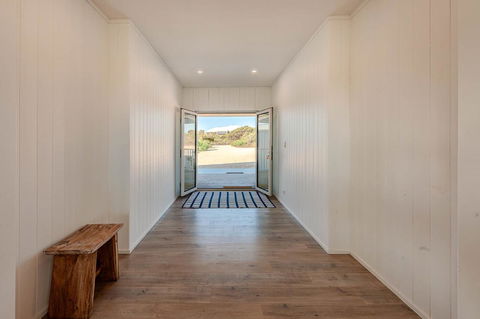 Blue Sky Escapes The Lookout Lancelin - Accommodation Adelaide 3