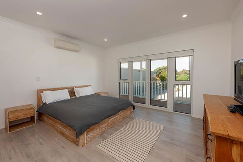 Blue Sky Escapes The Lookout Lancelin - Accommodation Adelaide 6