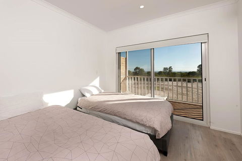 Blue Sky Escapes The Lookout Lancelin - Accommodation Adelaide 22