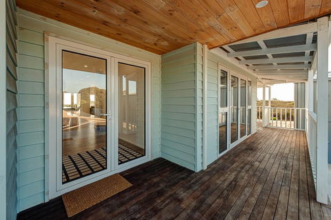 Blue Sky Escapes The Lookout Lancelin - Accommodation Adelaide 18